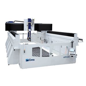centro di lavoro CNC 5 assi