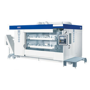 centro di lavoro CNC 3 assi