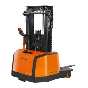 accatastatore elettrico