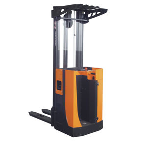 accatastatore elettrico