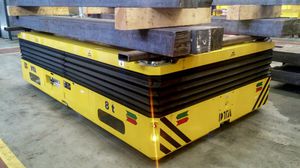 veicolo a guida automatica per movimentazione 1