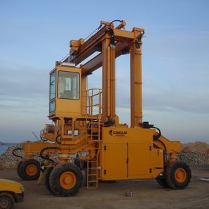 carro cavaliere per movimentazione di attrezzature per eoliche 1