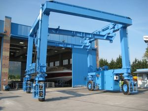 travel lift 1
