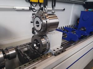 macchina di foratura profonda CNC