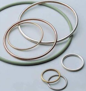 guarnizione a labbro / in profilato / C-ring / in metallo