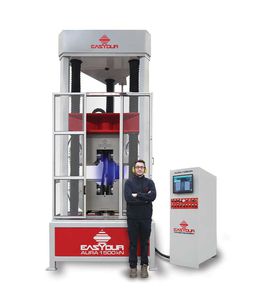 macchina per prova di compressione
