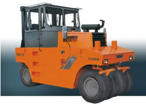 rullo compattatore gommato