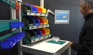 postazione di lavoro per assemblaggio