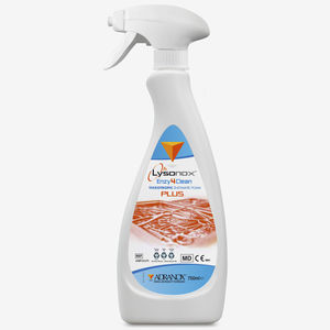 schiuma detergente