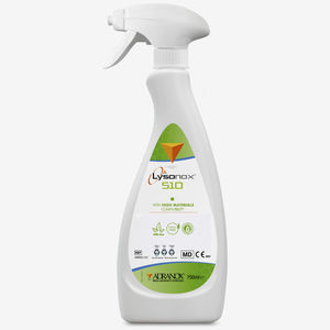 schiuma detergente