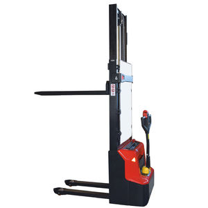 accatastatore elettrico
