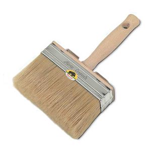 pennello con manico in legno