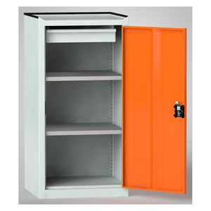 armadio porta-attrezzi