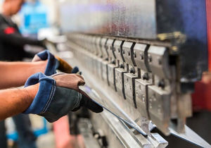 piegatura di lamiera industriale