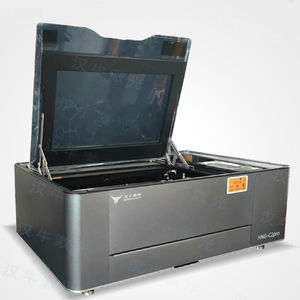 macchina di taglio e incisione laser CO2