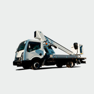 piattaforma articolata montata su camion
