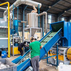 unità di riciclaggio per materie plastiche