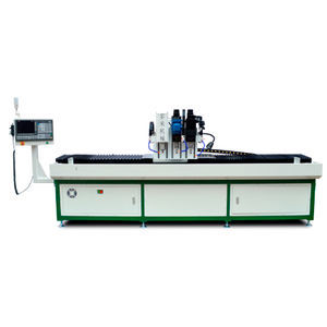 foratrice-maschiatrice CNC