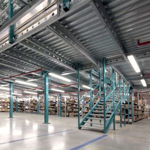 scaffalatura per magazzino di stoccaggio