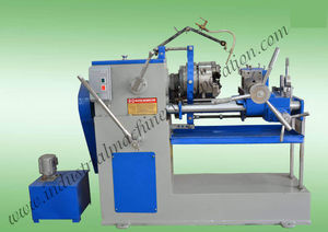 macchina per filettatura tubo in PVC