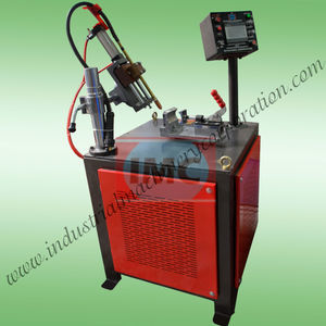 macchina saldatrice automatica