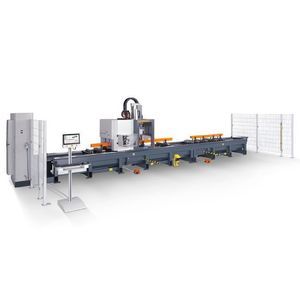 centro di lavoro 4 assi 1