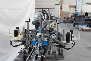 macchina di etichettatura automatica