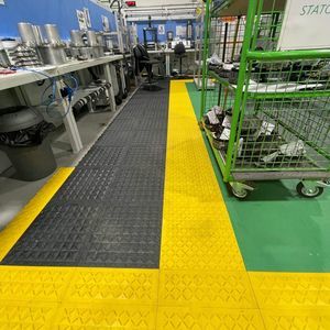 mattonella di pavimentazione in PVC