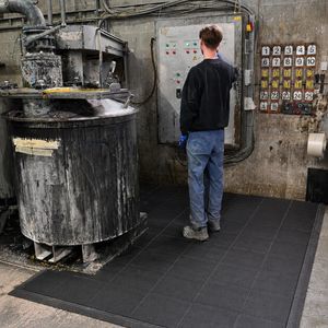 mattonella di pavimentazione in gomma nitrile 1