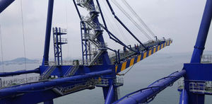 gru a cavalletto per container