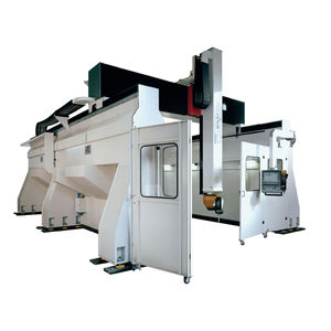 centro di lavoro CNC 5 assi