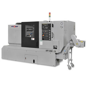 centro di tornitura CNC