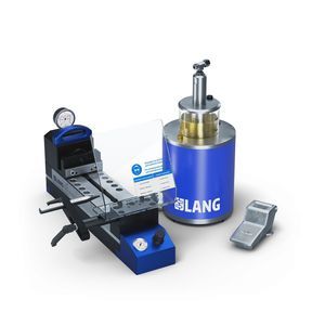 unità di stampaggio pneumatica-idraulica 1