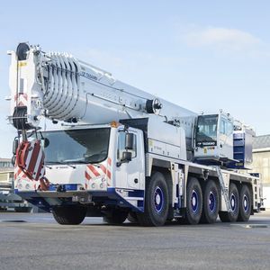 gru montata su camion