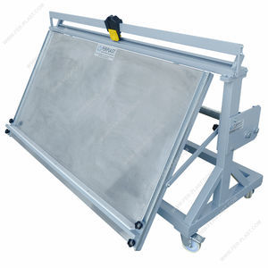 taglierino con lama trapezoidale 1