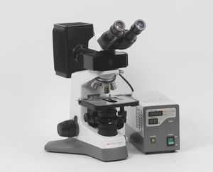 microscopio da laboratorio