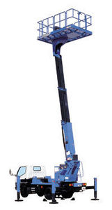 piattaforma telescopica montata su camion