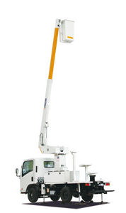 piattaforma telescopica montata su camion