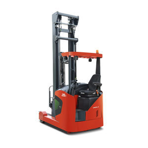 carrello elevatore retrattile elettrico 1