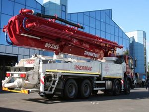pompa autocarrata per calcestruzzo per cantiere 1