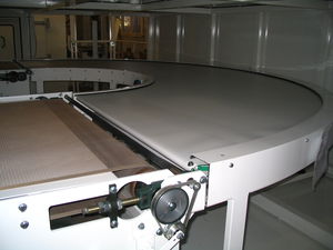 forno a nastro trasportatore