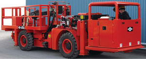 piattaforma elevatrice a forbice semovente