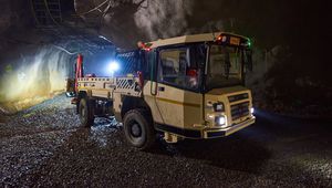 veicolo per trasporto di materiale