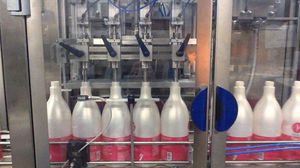 riempitrice chiuditrice per prodotti liquidi
