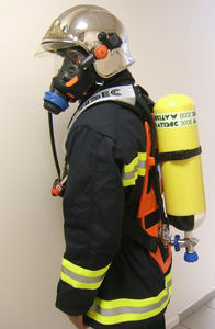 casco con respiratore