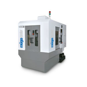 centro di lavoro CNC 3 assi