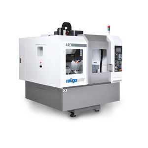 centro di lavoro CNC 5 assi