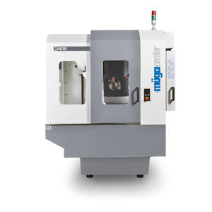 centro di lavoro CNC 4 assi