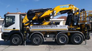 gru montata su camion 1