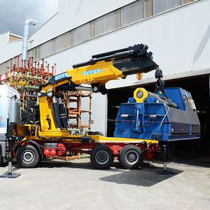 gru montata su camion 1